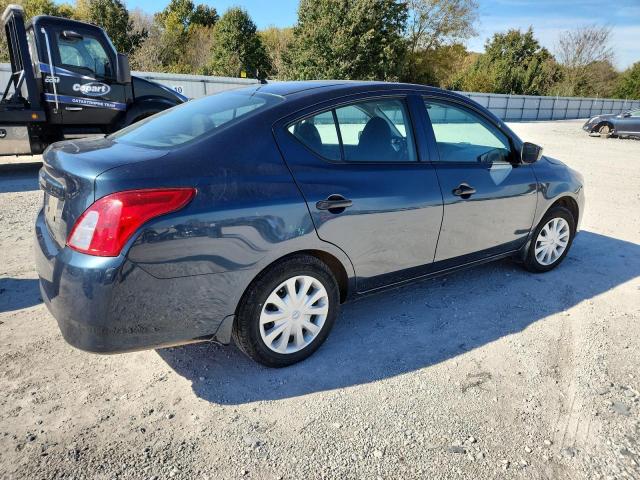 Nissan Versa S Image 4