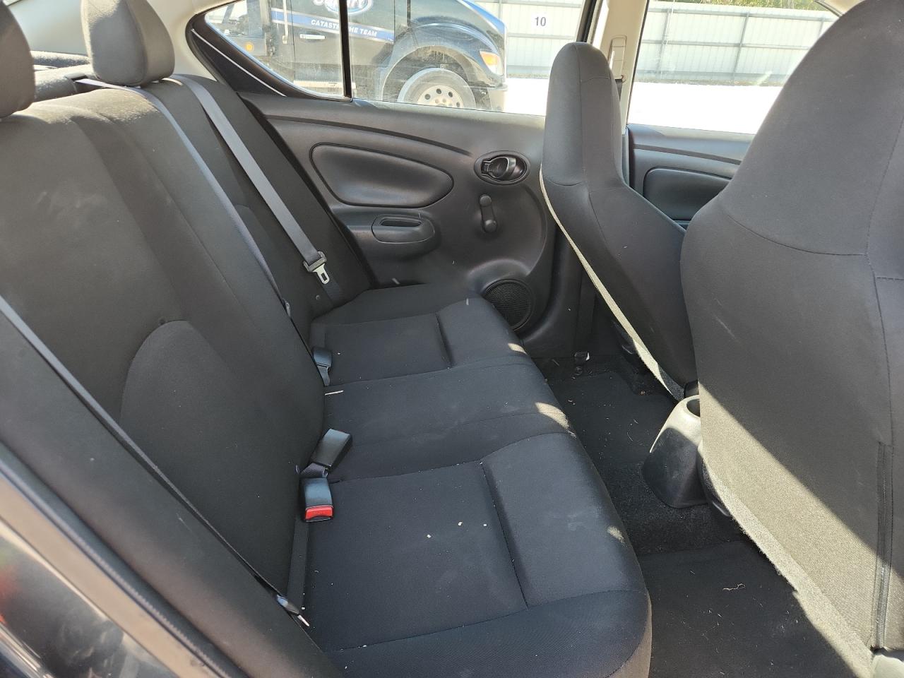 Nissan Versa S Image 11