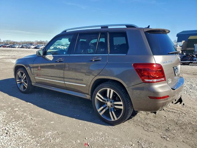 Mercedes-Benz GLK 350 Image 2
