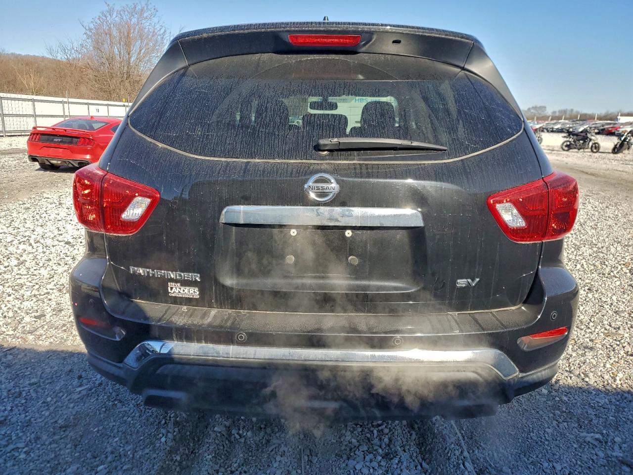 Nissan Pathfinder S Image 4