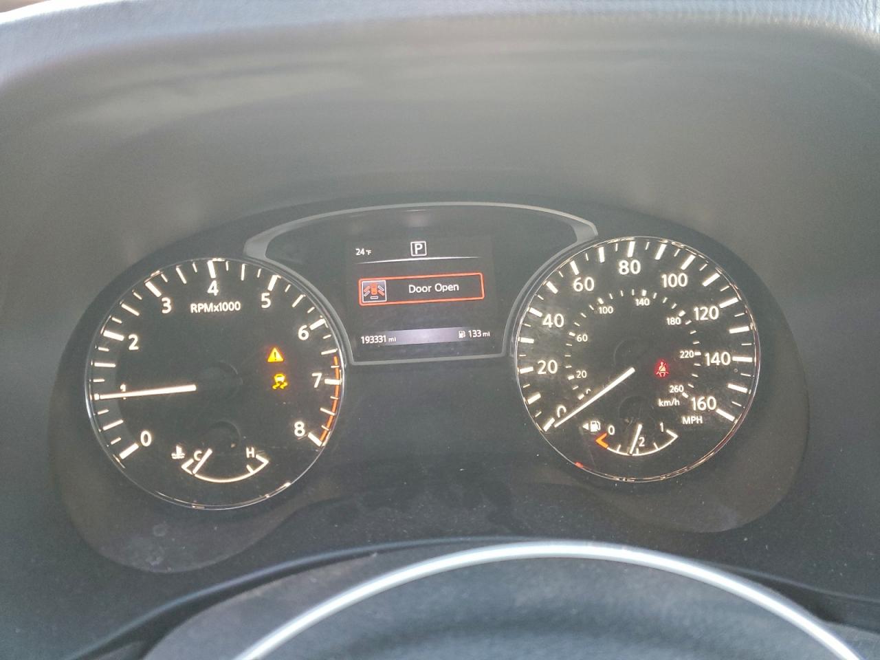 Nissan Pathfinder S Image 14