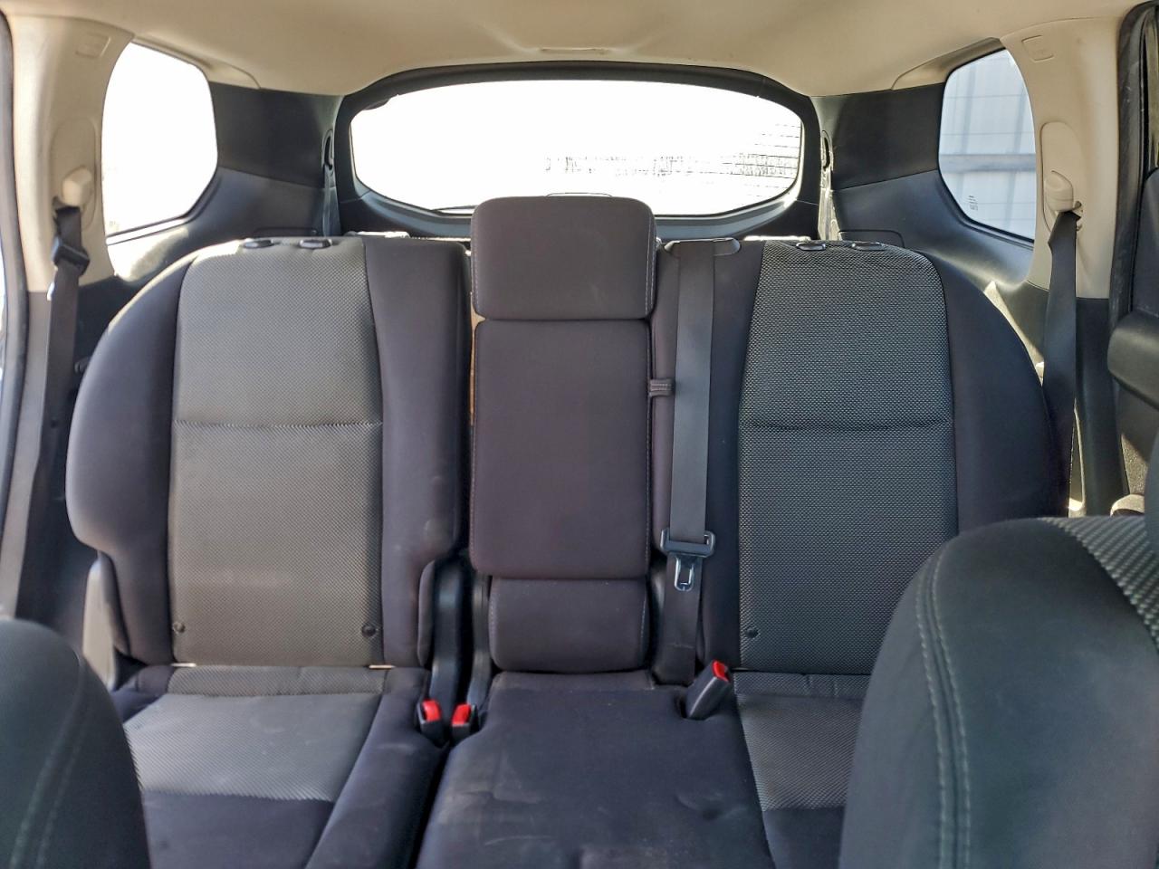 Nissan Pathfinder S Image 8