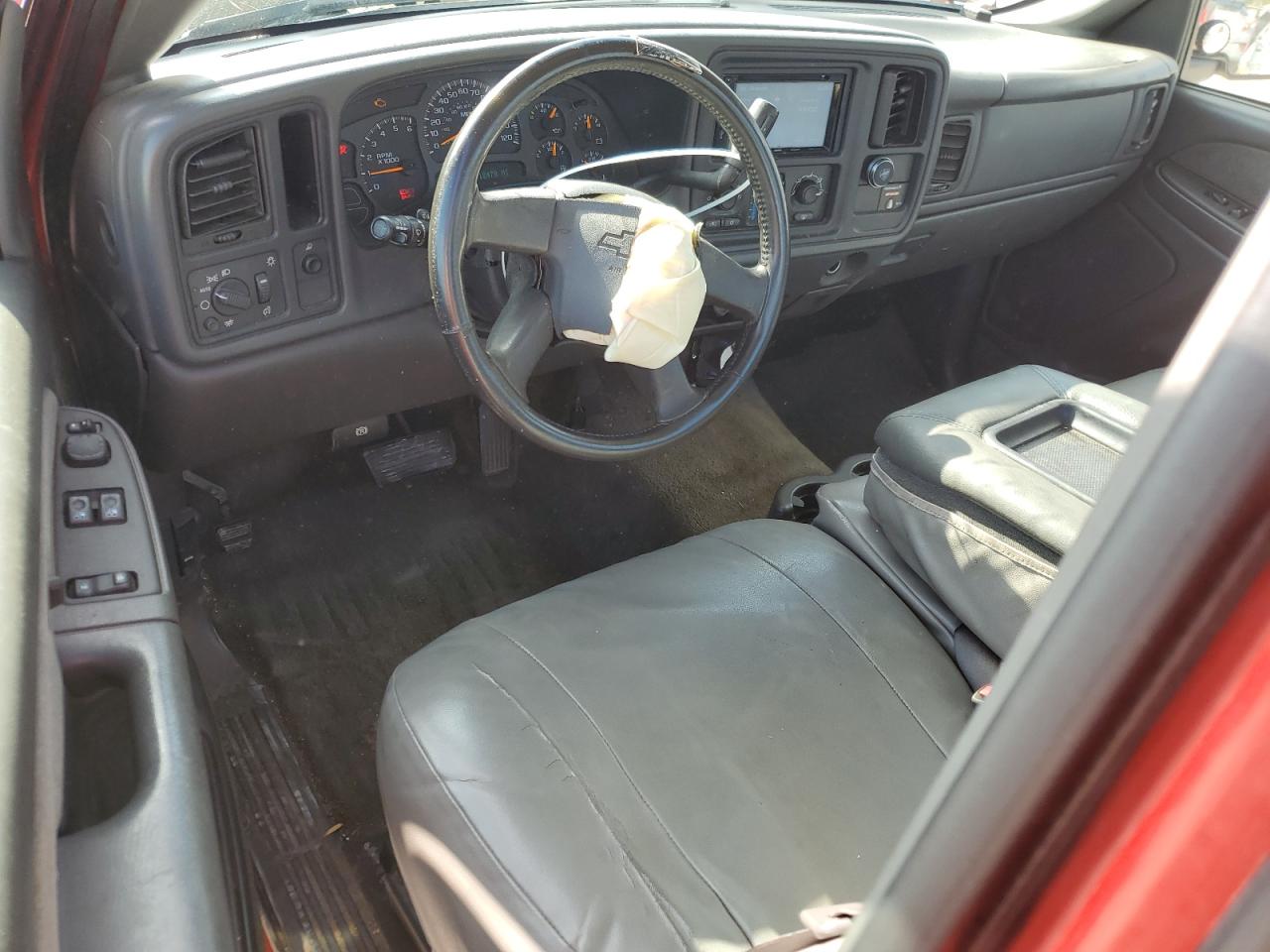 Chevrolet Silverado C1500 Image 3