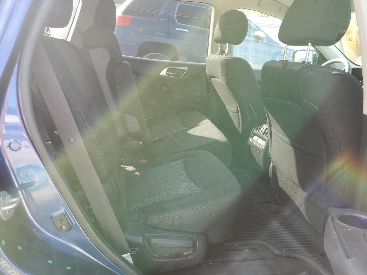 Nissan Pathfinder S Image 11