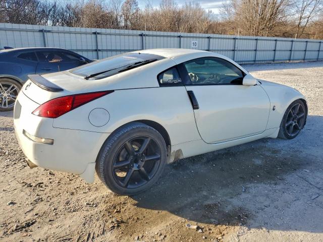 Nissan 350Z Coupe Image 11