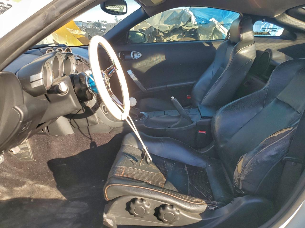 Nissan 350Z Coupe Image 3