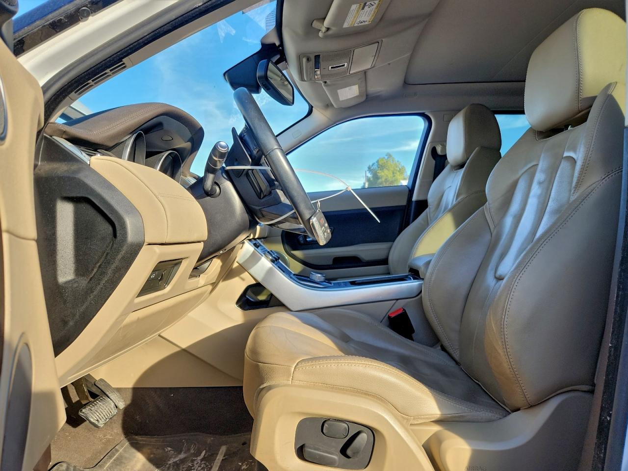 Land Rover Range Rover Pure Plus Image 10