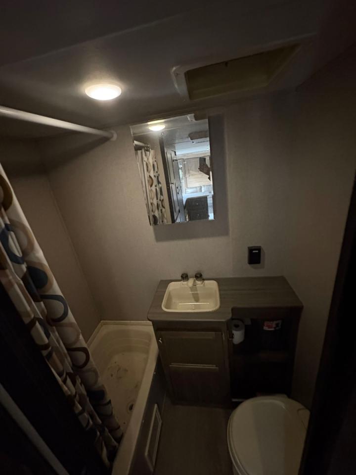 Coleman Coleman 18 Image 4