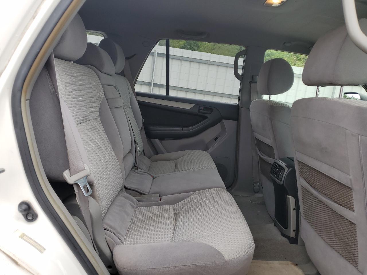 Toyota 4Runner Sr5 Image 2