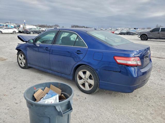 Toyota Camry Base Image 2