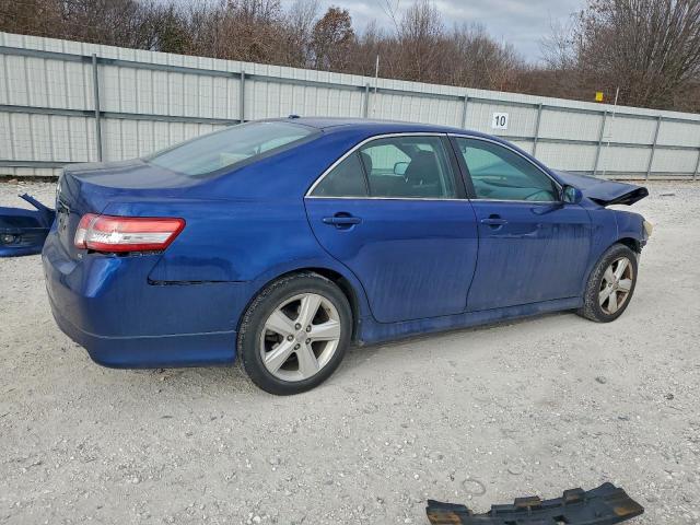 Toyota Camry Base Image 7