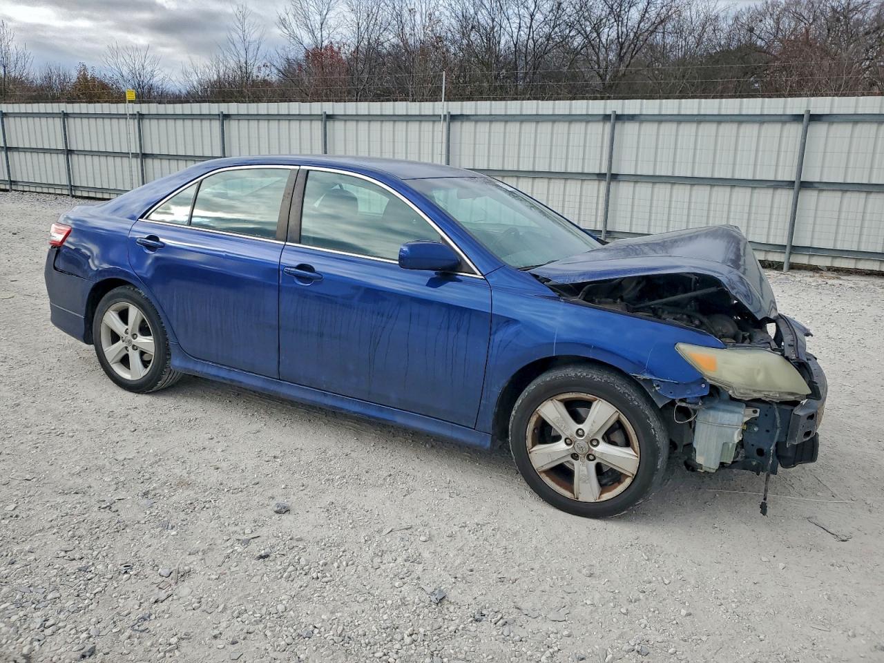 Toyota Camry Base Image 10