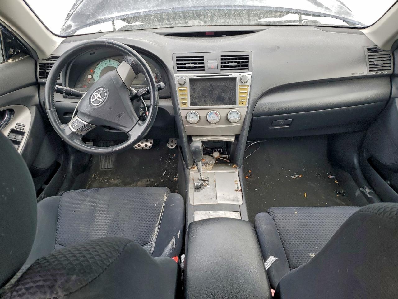 Toyota Camry Base Image 13