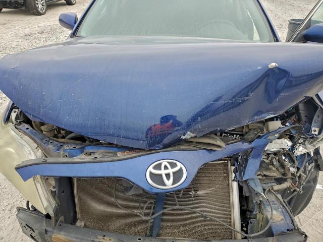 Toyota Camry Base Image 4