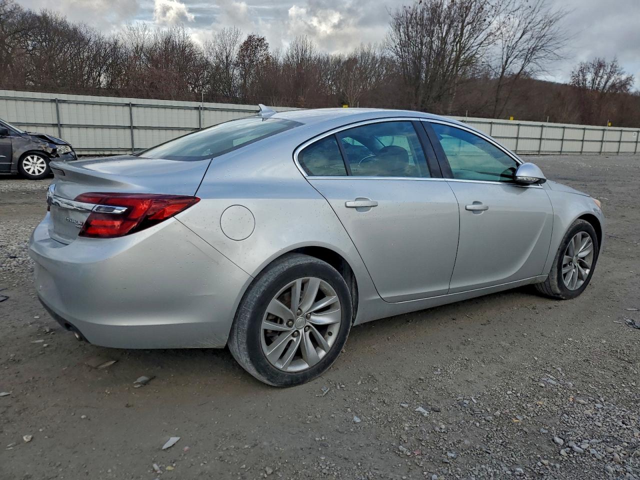 Buick Regal Image 6