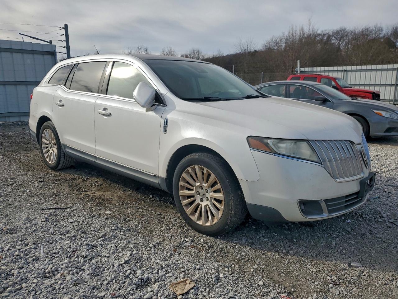 Lincoln MKT Image 3