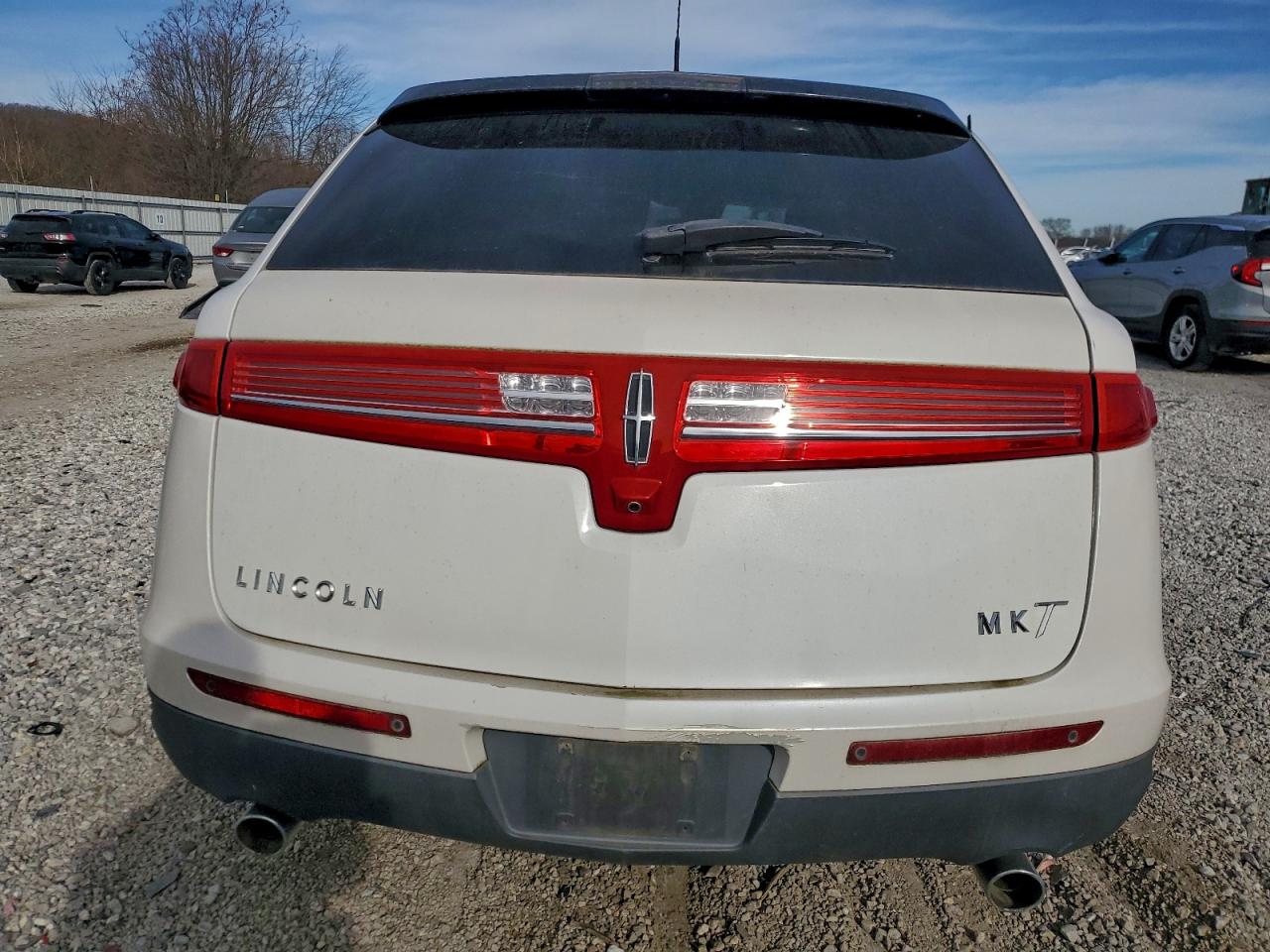 Lincoln MKT Image 10