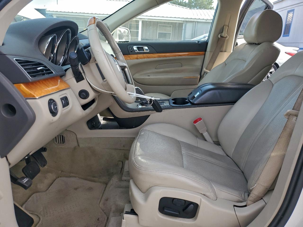 Lincoln MKT Image 12