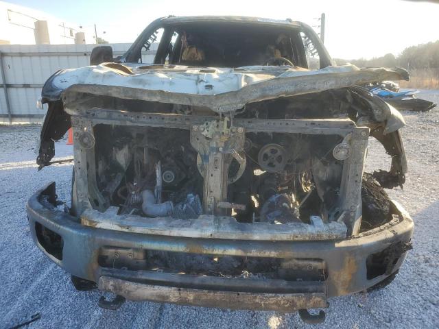 Nissan Titan Sl Image 9