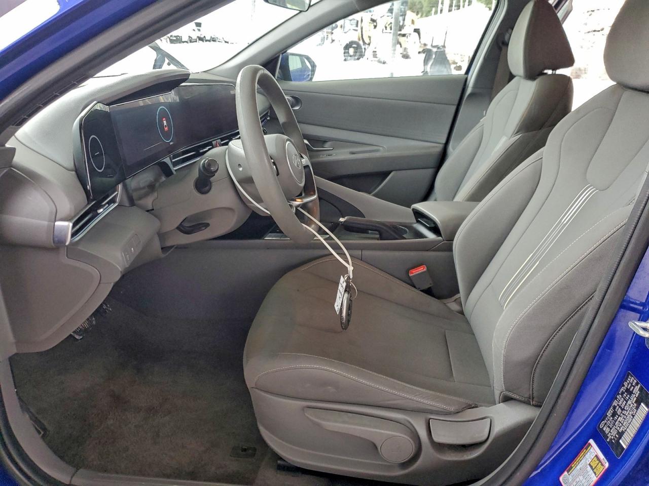 Hyundai ELANTRA Sel Image 5