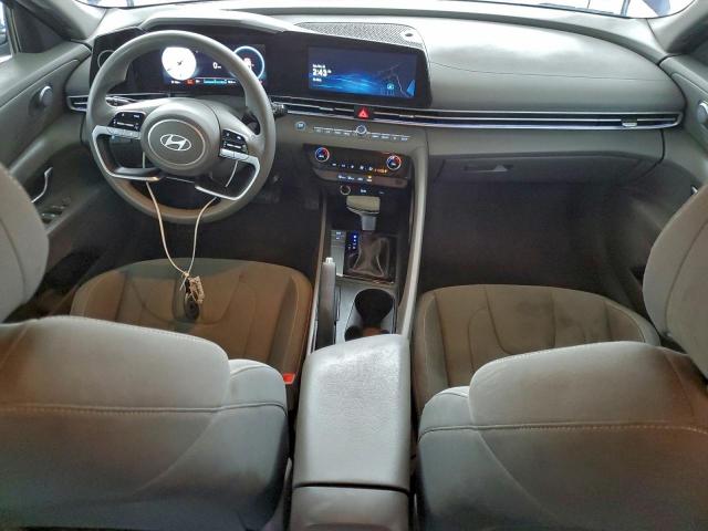 Hyundai ELANTRA Sel Image 9