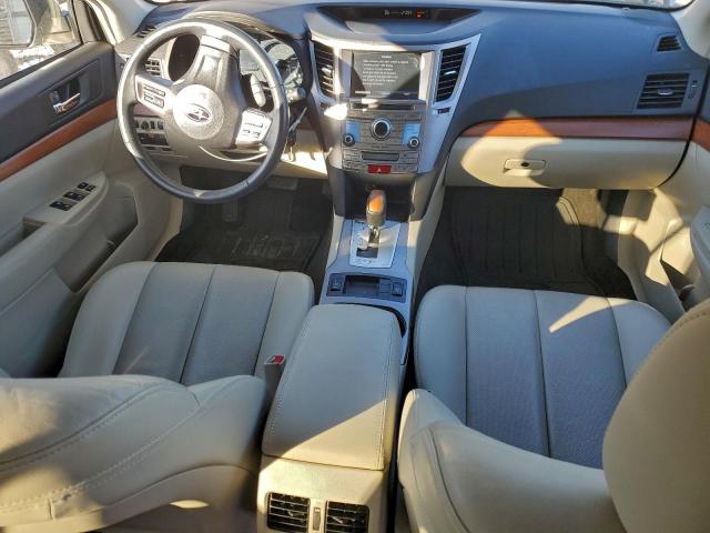 Subaru Outback 2.5i Limited Image 6