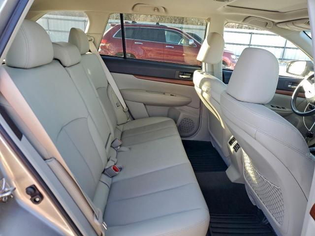 Subaru Outback 2.5i Limited Image 8