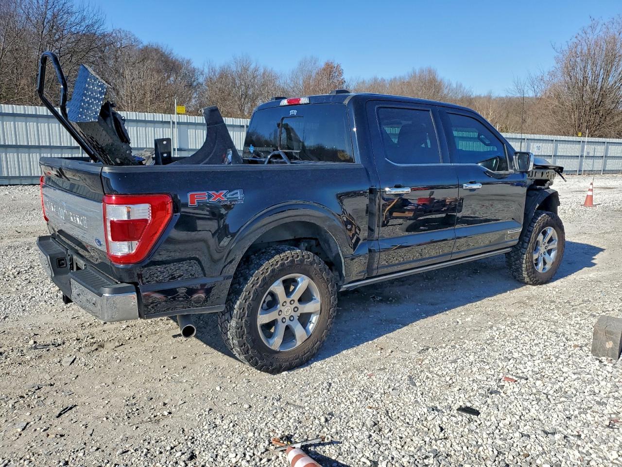 Ford F-150 Supercrew Image 6