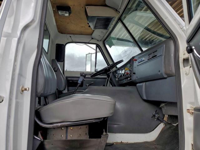 White Gmc Brigadier J9c042 Image 4