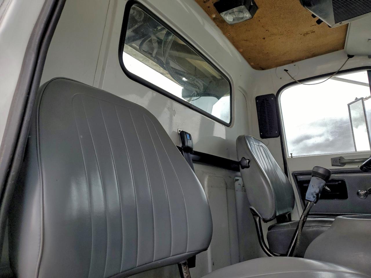 White Gmc Brigadier J9c042 Image 10