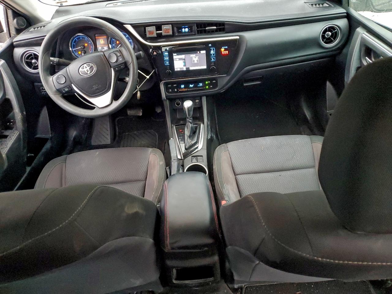 Toyota Corolla L Image 7