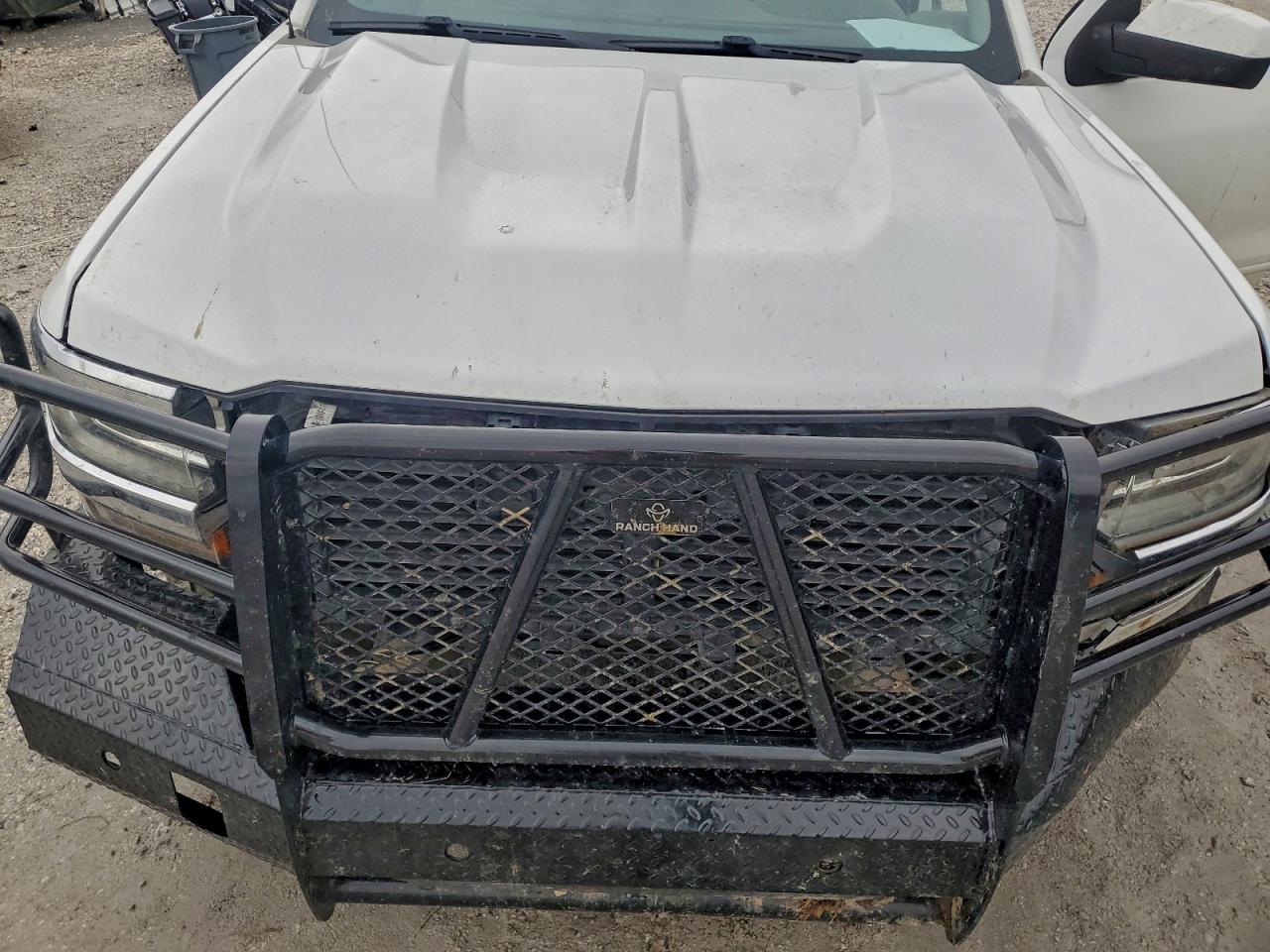 Chevrolet Silverado C1500 Lt Image 9