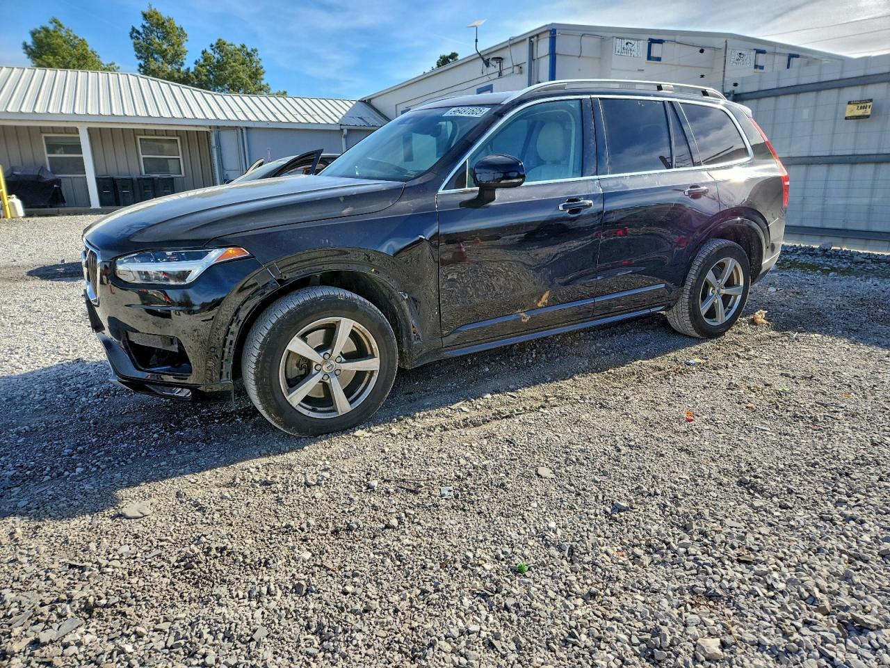 Volvo XC90 T5 Image 1
