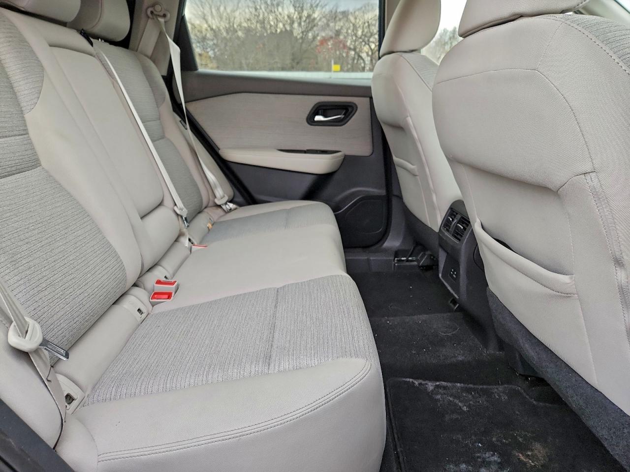 Nissan Rogue Sv Image 14