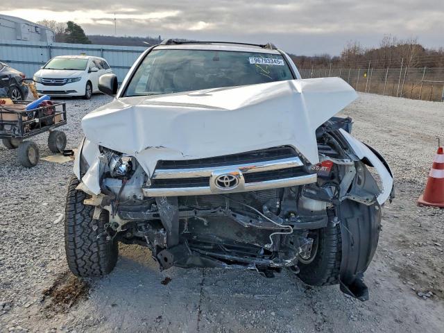 Toyota 4Runner Sr5 Image 2