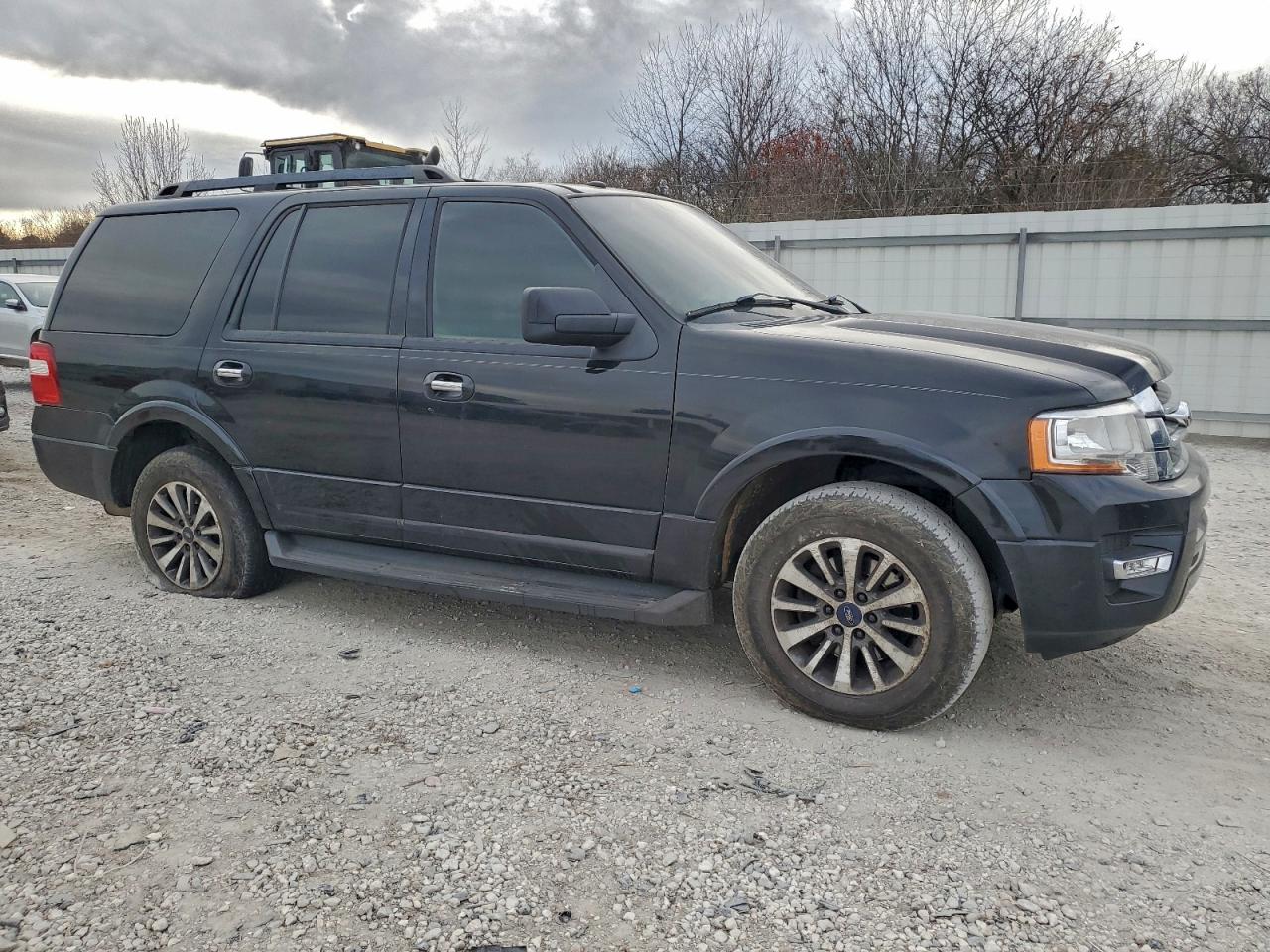 Ford Expedition Xlt Image 3
