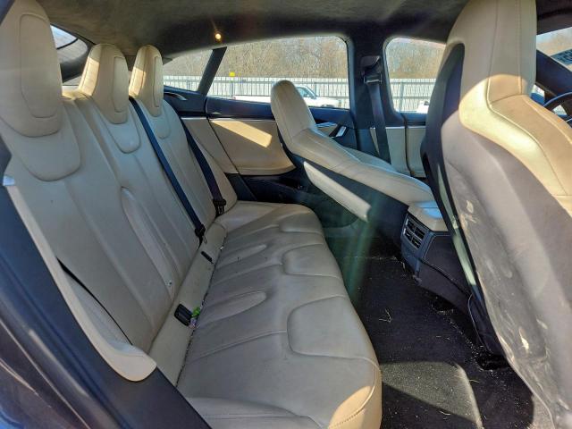 Tesla Model S Image 9