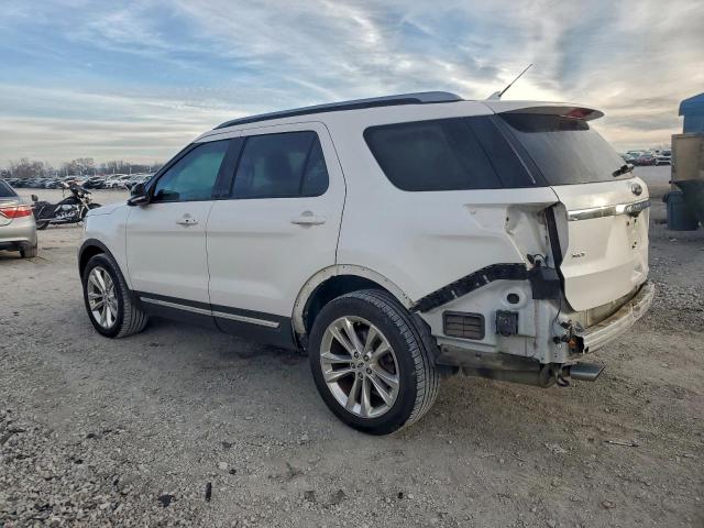 Ford Explorer Xlt Image 3