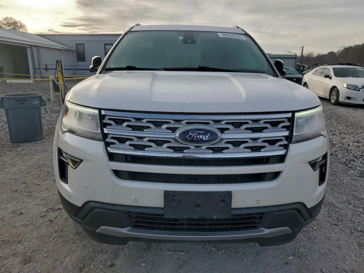 Ford Explorer Xlt Image 10