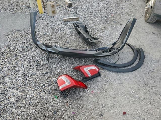 Ford Explorer Xlt Image 8