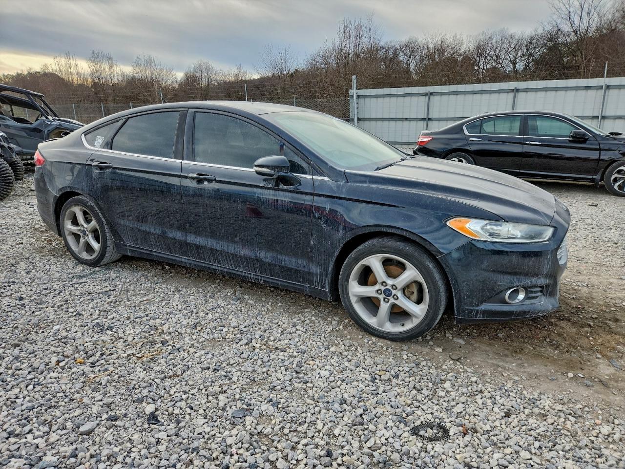 Ford Fusion Se Image 6