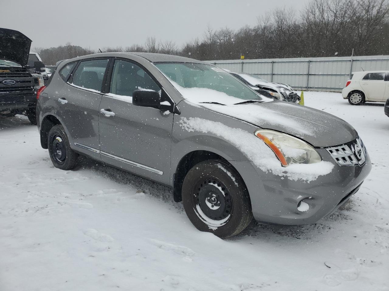 Nissan Rogue S Image 3