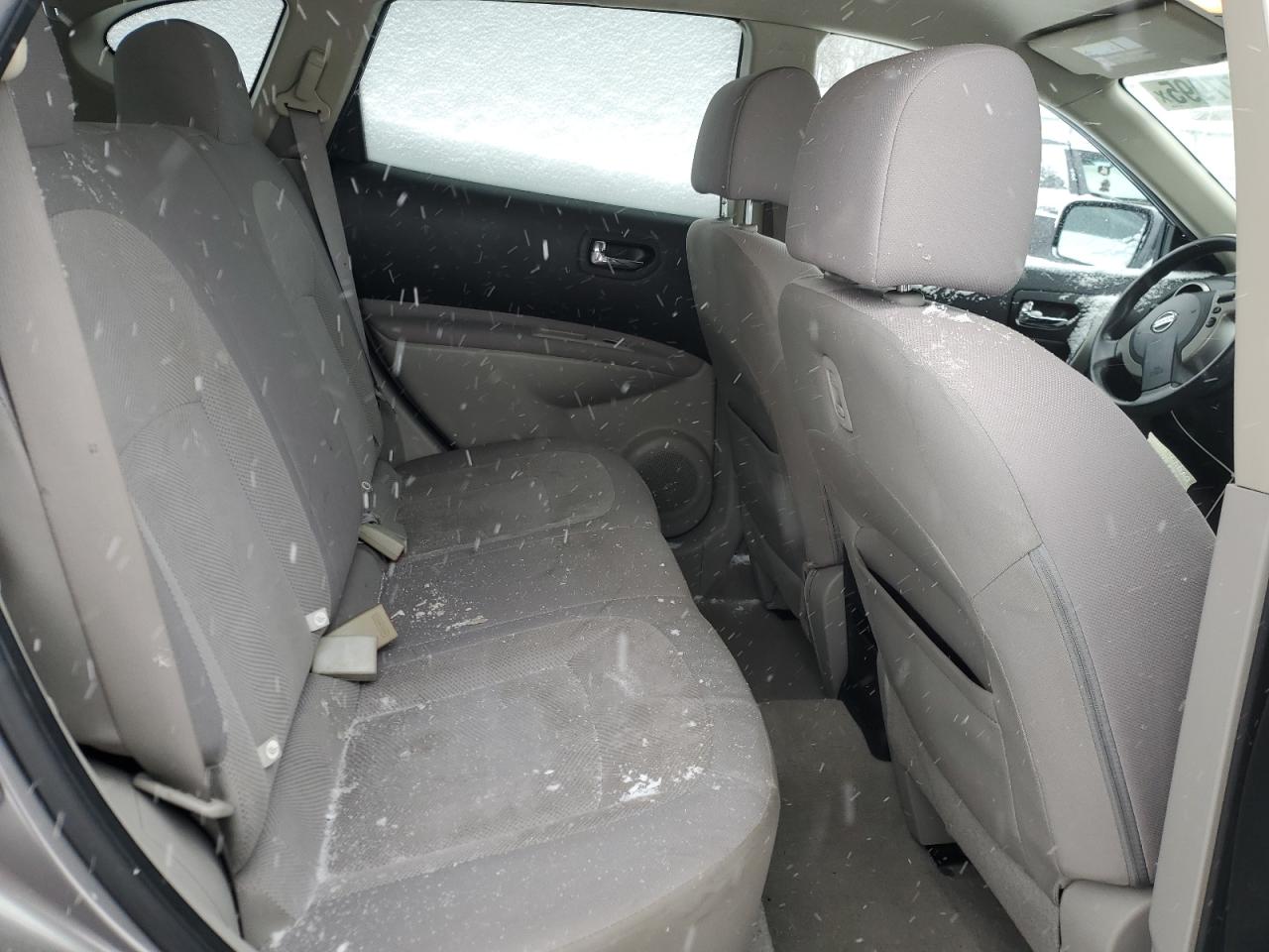 Nissan Rogue S Image 8