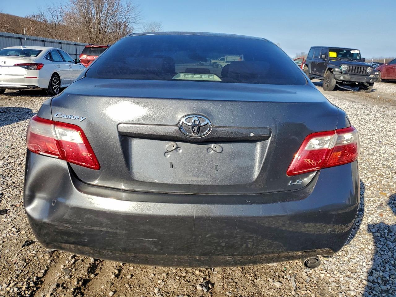 Toyota Camry Ce Image 9