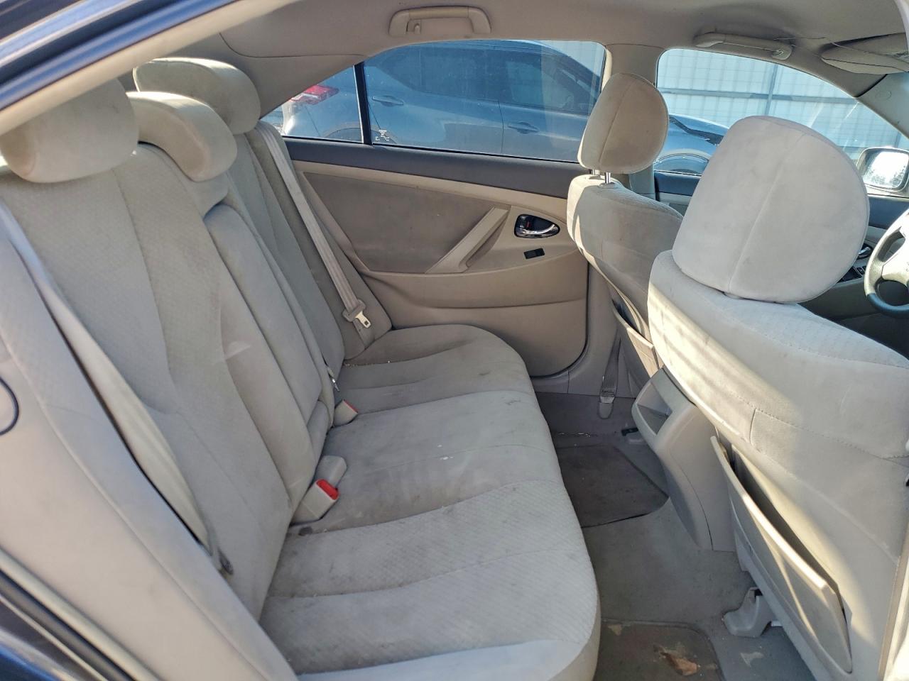 Toyota Camry Ce Image 3