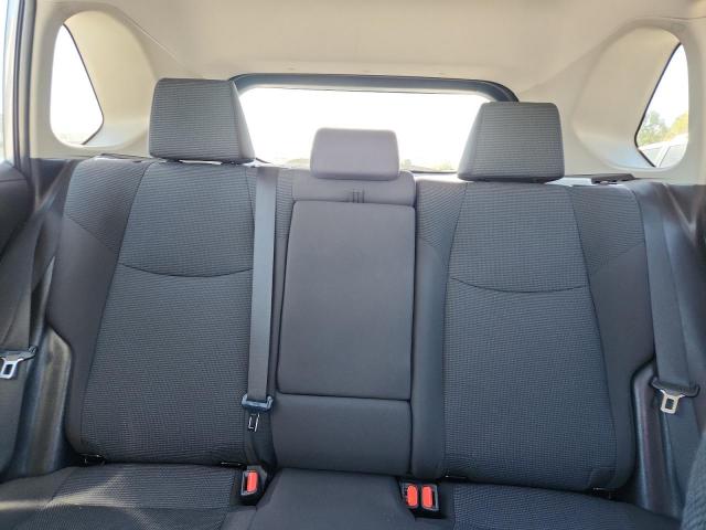 Toyota RAV4 Le Image 13