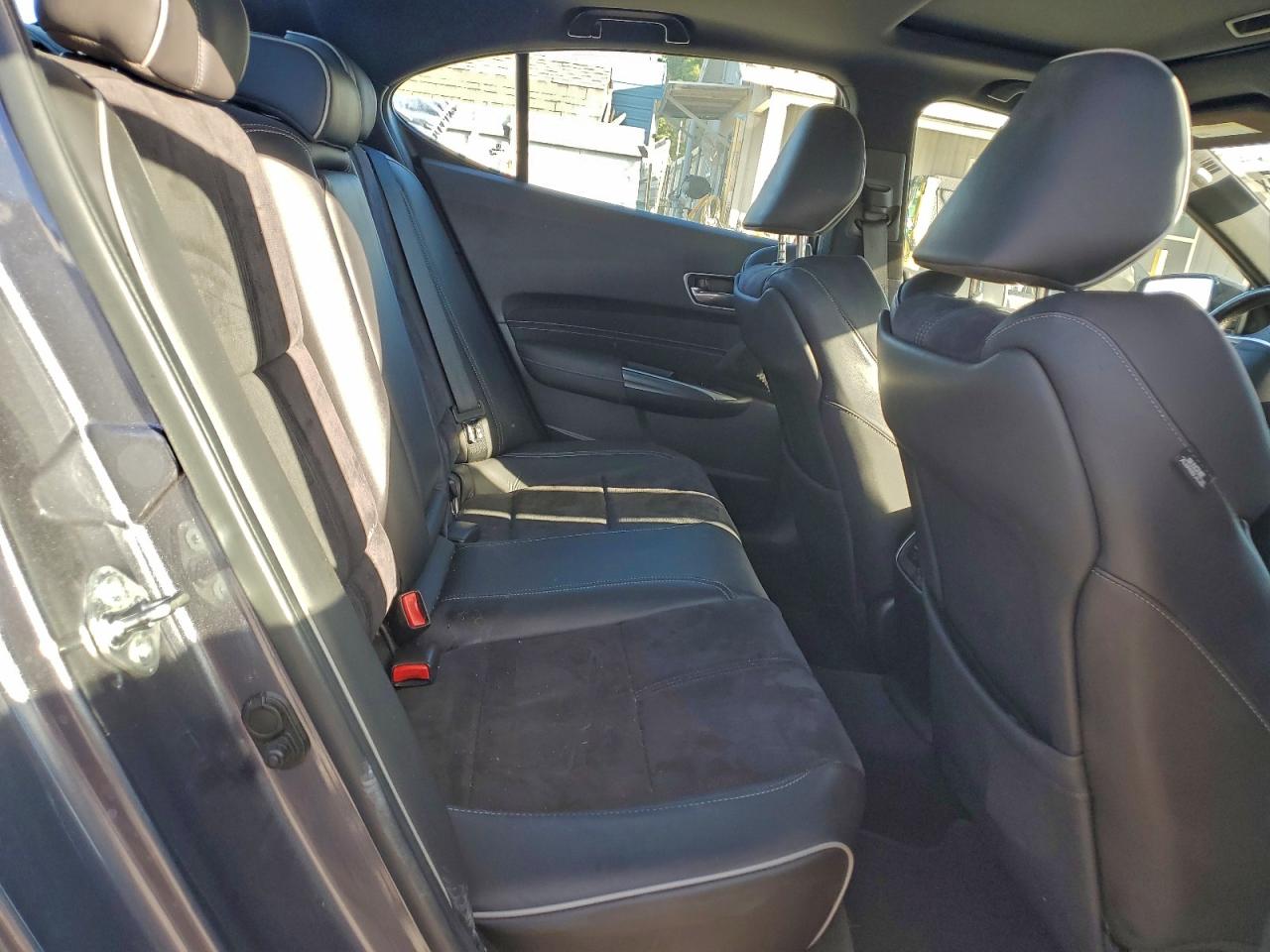 Acura TLX Tech+a Image 8