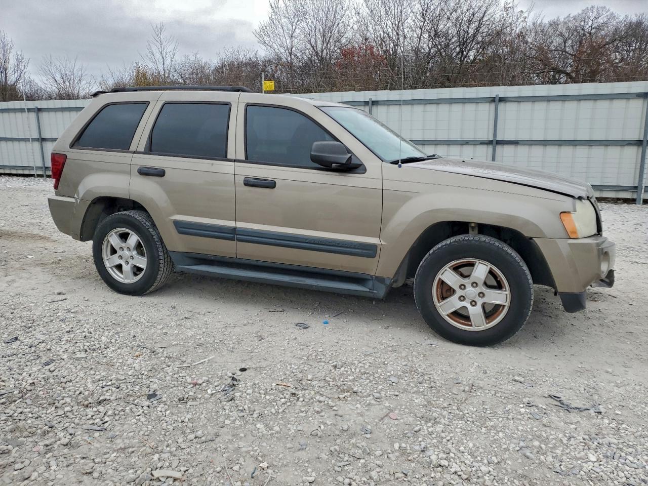 Jeep Grand Cherokee Laredo Image 11