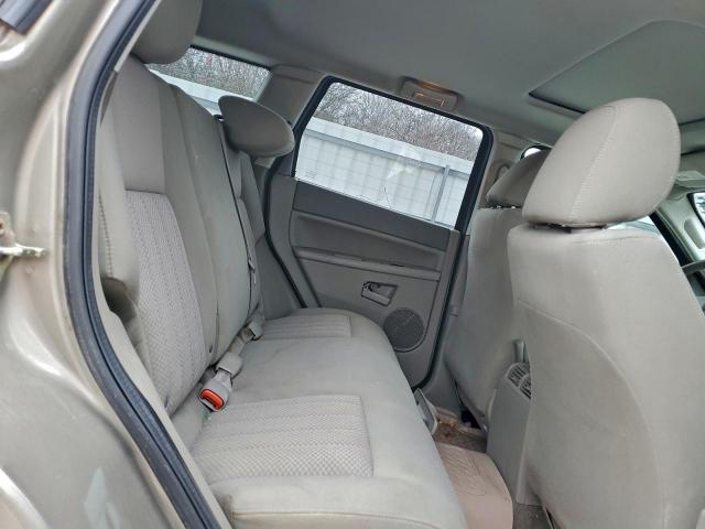 Jeep Grand Cherokee Laredo Image 3