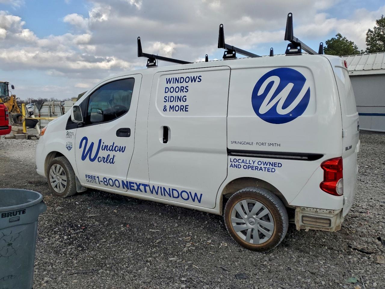 Nissan Nv 2.5s Image 2